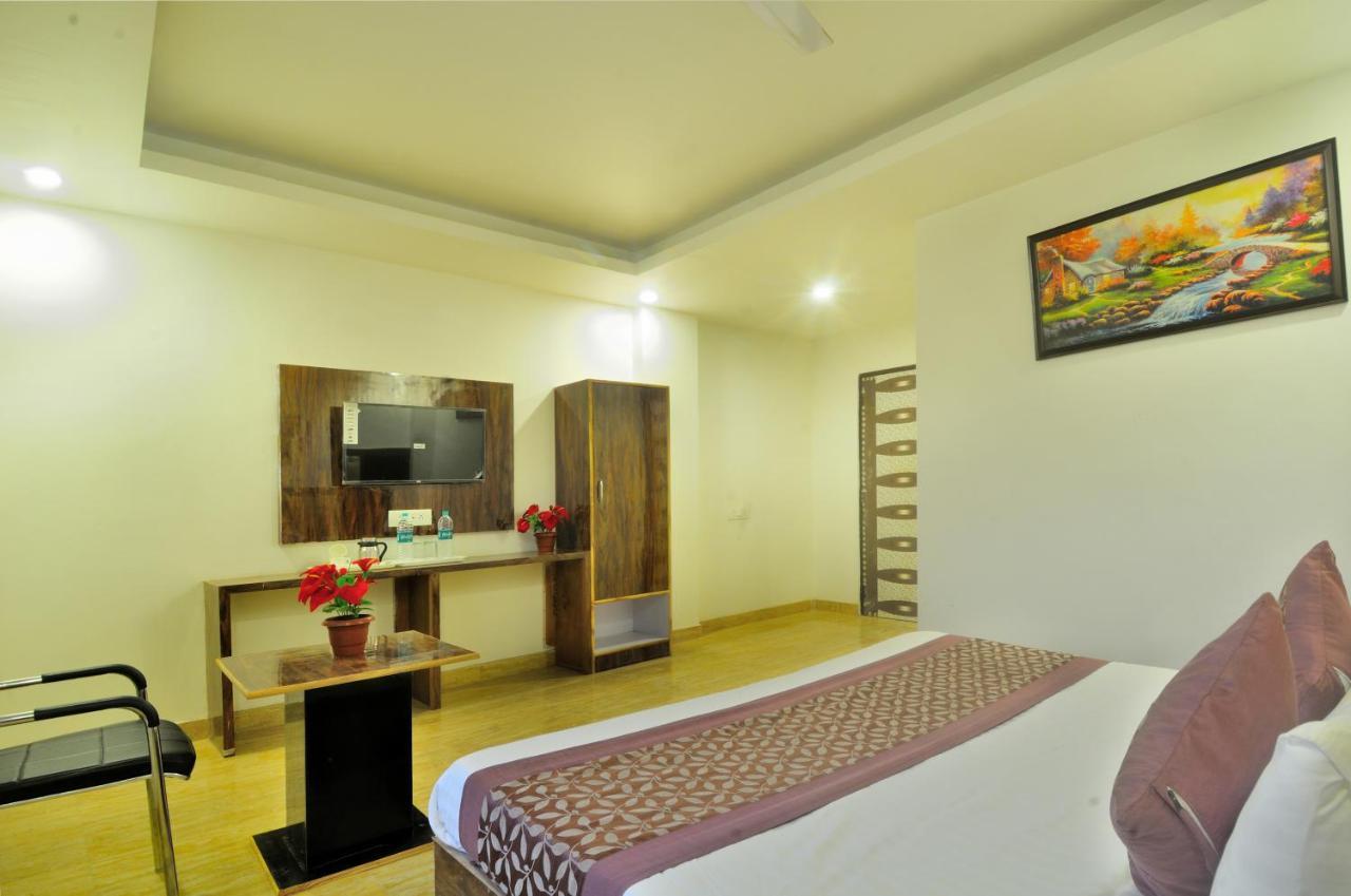 Hotel Noida Delight Exterior foto